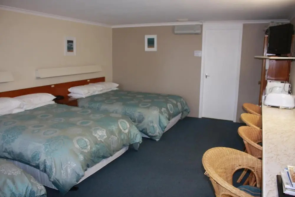 Opal Motel