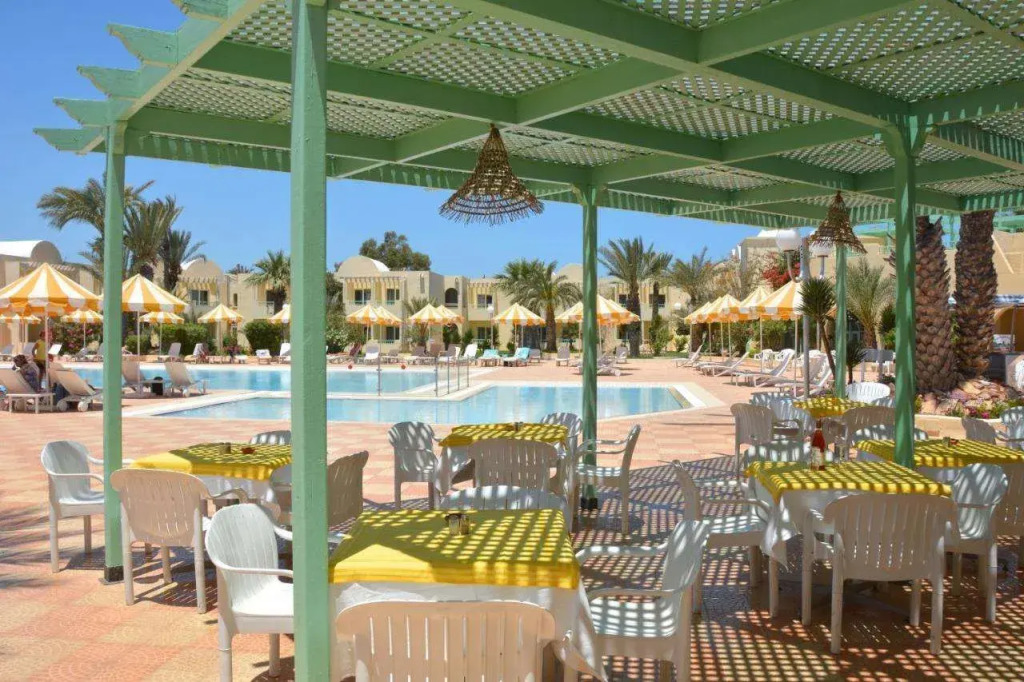 Hotel Venice Beach- Families and Couples Only