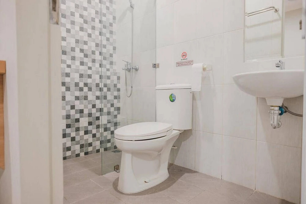 Kost M25 Hostel by Reddoorz