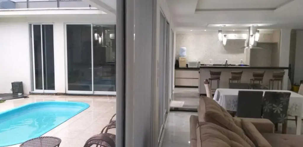 Casa com Piscina e Hidromassagem Montoski