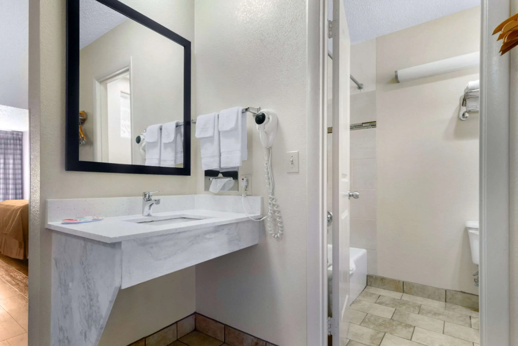 Econo Lodge Inn & Suites Gatlinburg at the Convention Center