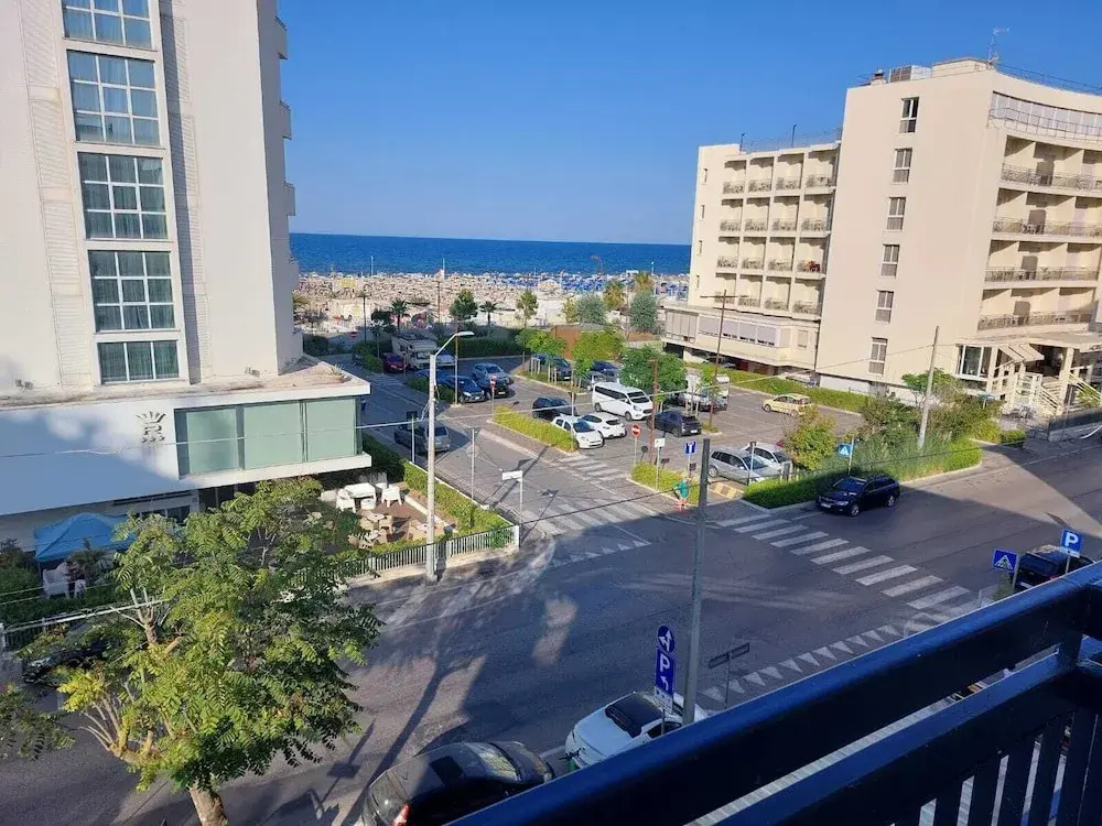 Global Hotel