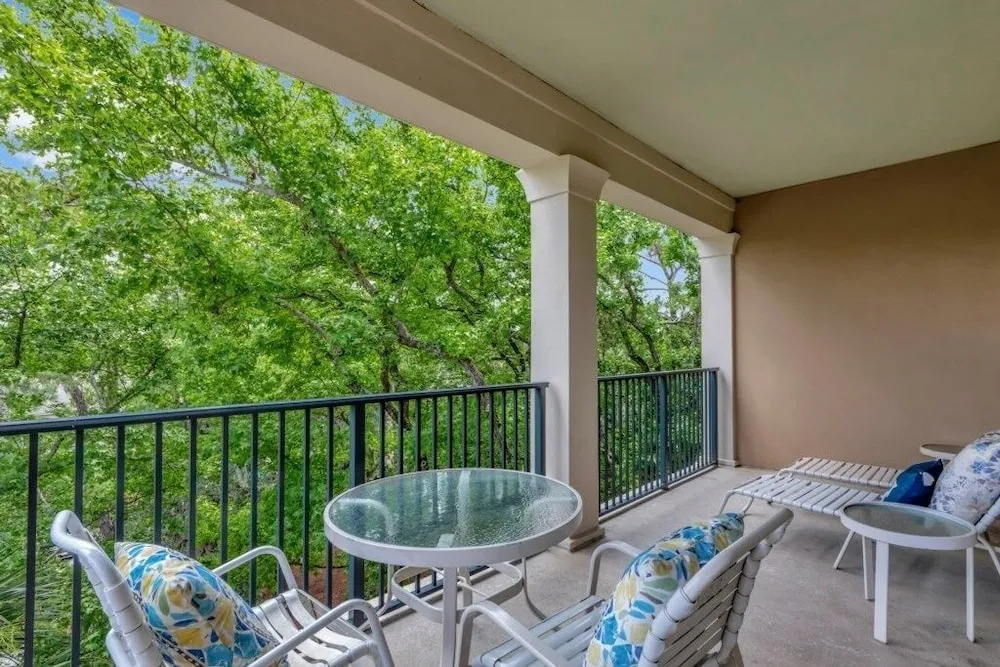 Shorenugh - Bright Villa with Rooftop Pool Next to Coligny Plaza