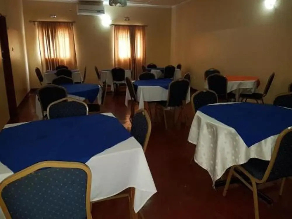 Zuus Lodge & Tours