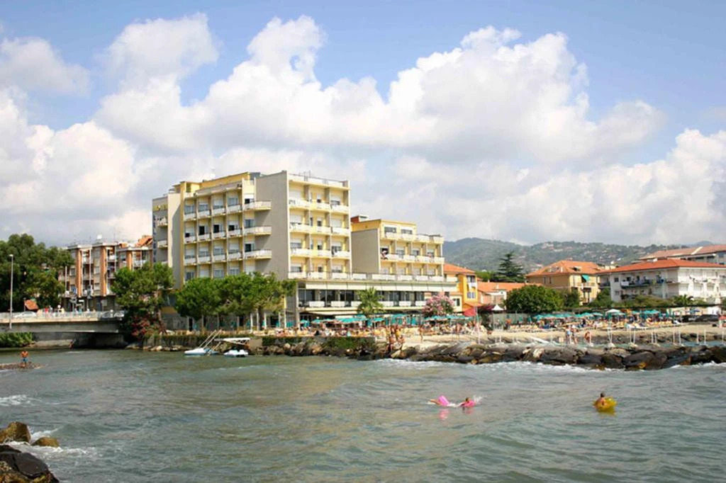 Hotel Bellevue Et Mediterranée