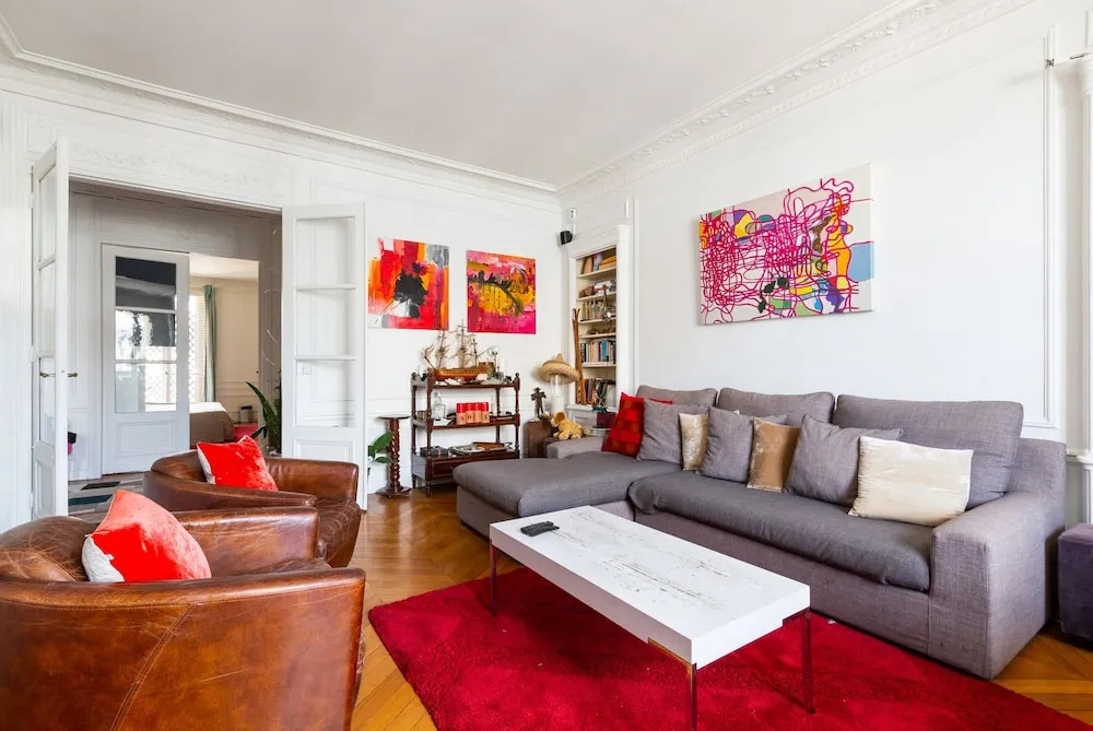 Balcony Bliss steps from the Bois de Boulogne