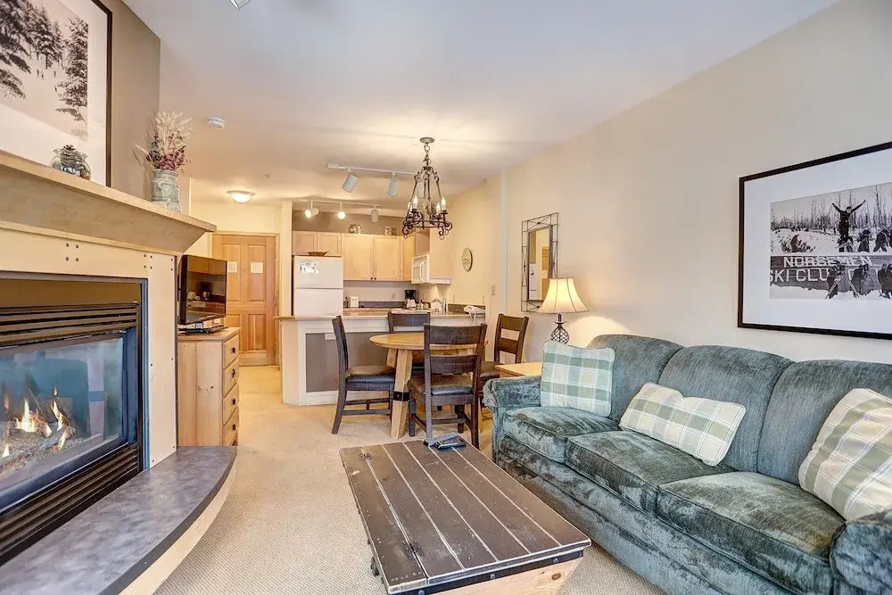 Silver Mill 8200-1br-walk To Slopes! Kids Ski Free! 1 Bedroom Condo by RedAwning