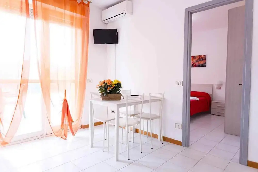 Residence with swimming pool in Luni Mare