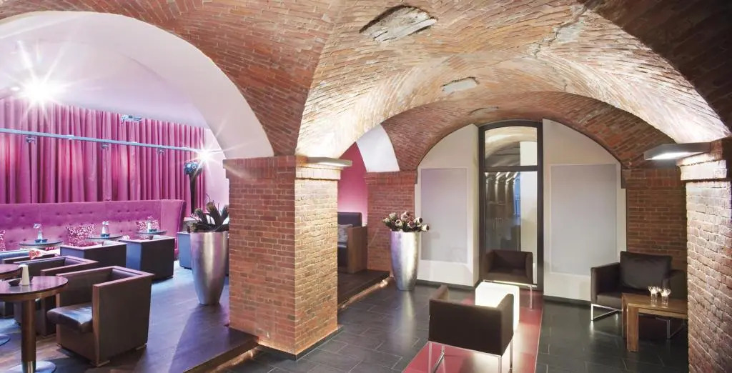 MÖVENPICK Hotel Hamburg City, historischer Wasserturm im Schanzenpark