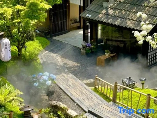 Lantingyue · JoyCourt Natural Wood | Whole-House Smart Vacation Cottage