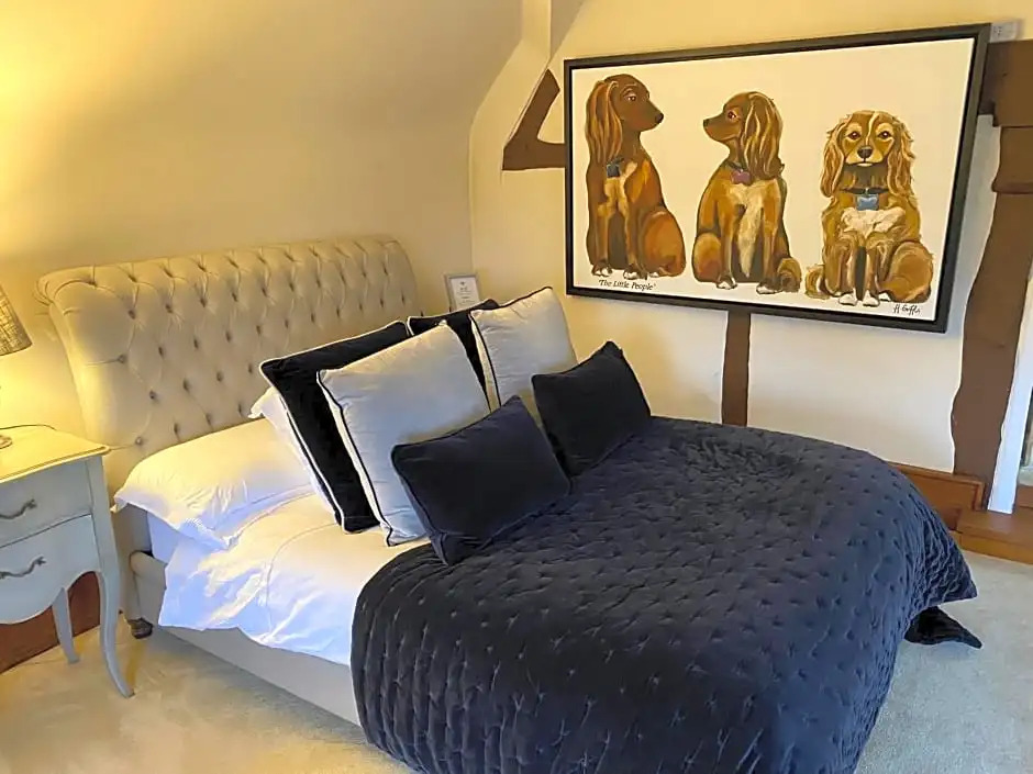 Hood Lane Farm - The Pod - Luxury Glamping Holiday Lodge