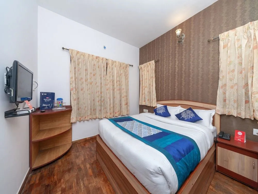 OYO 16645 Hotel Grand Palace