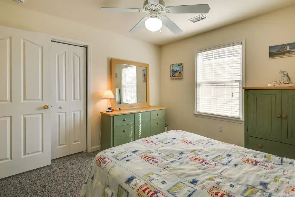 Half-mi to Wildwood Boardwalk: Family-friendly Apt