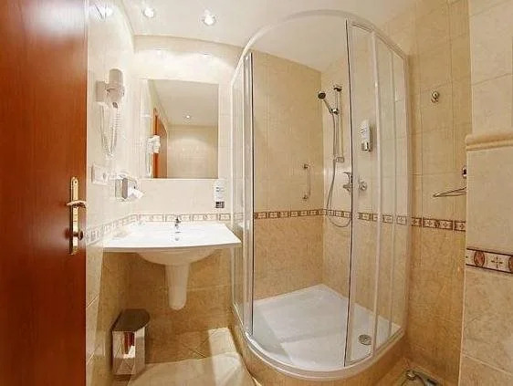 Kúpele Brusno - Kúpeľný hotel Poľana