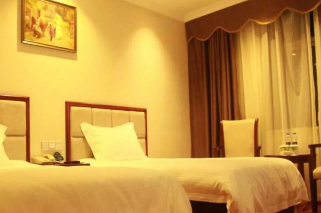 GreenTree Inn Guangzhou Chimelong Paradise Yuangang Metro Station Hotel