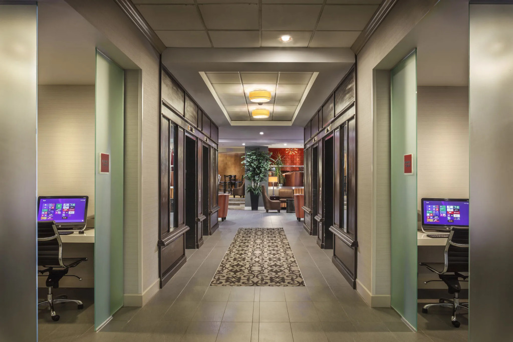 Crowne Plaza Phoenix Airport - PHX by IHG