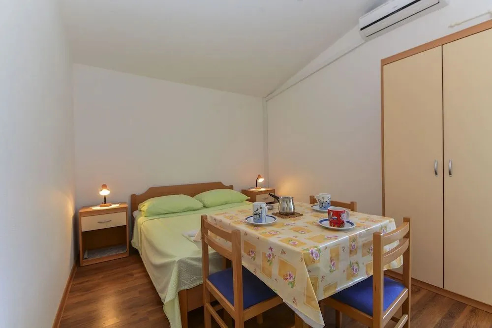 Apartments and Rooms Summercity Life