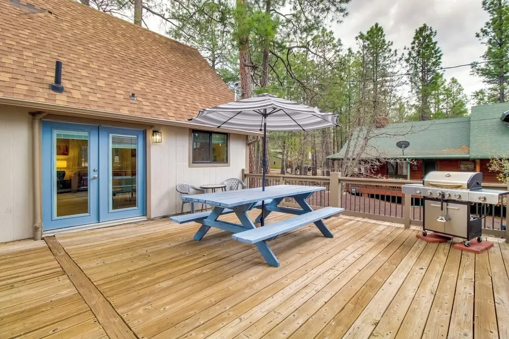 Updated Pinetop Home: 5 Mi to Woodland Lake Park!