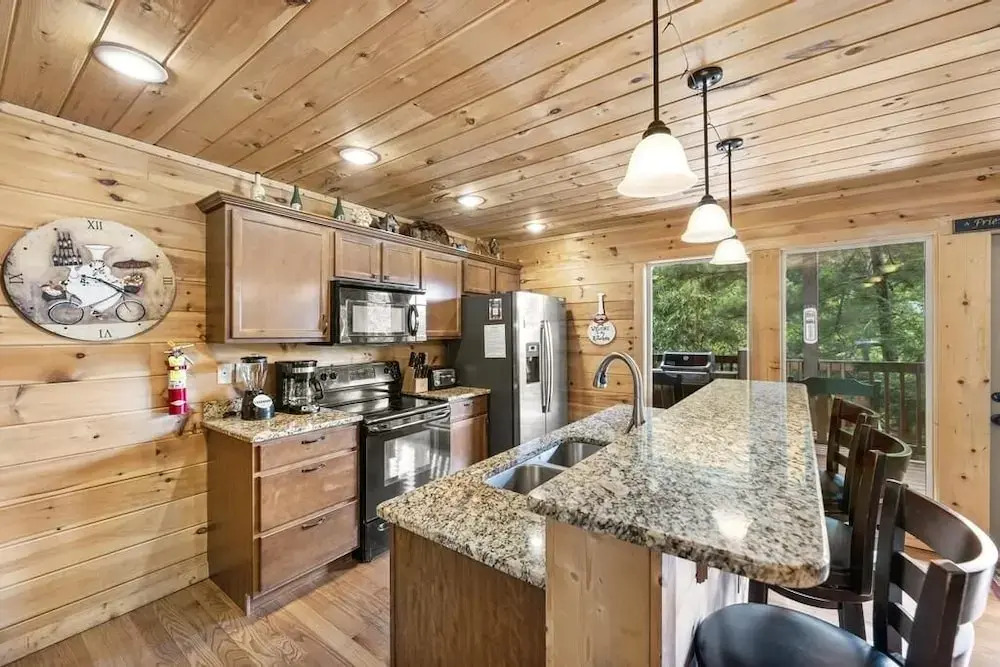 A Perfect Getaway 4 Bedrooms 4 Bathrooms Cabin