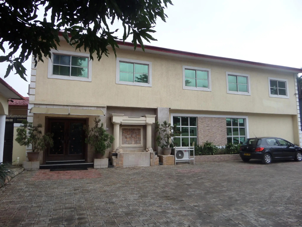 Adna Hotel