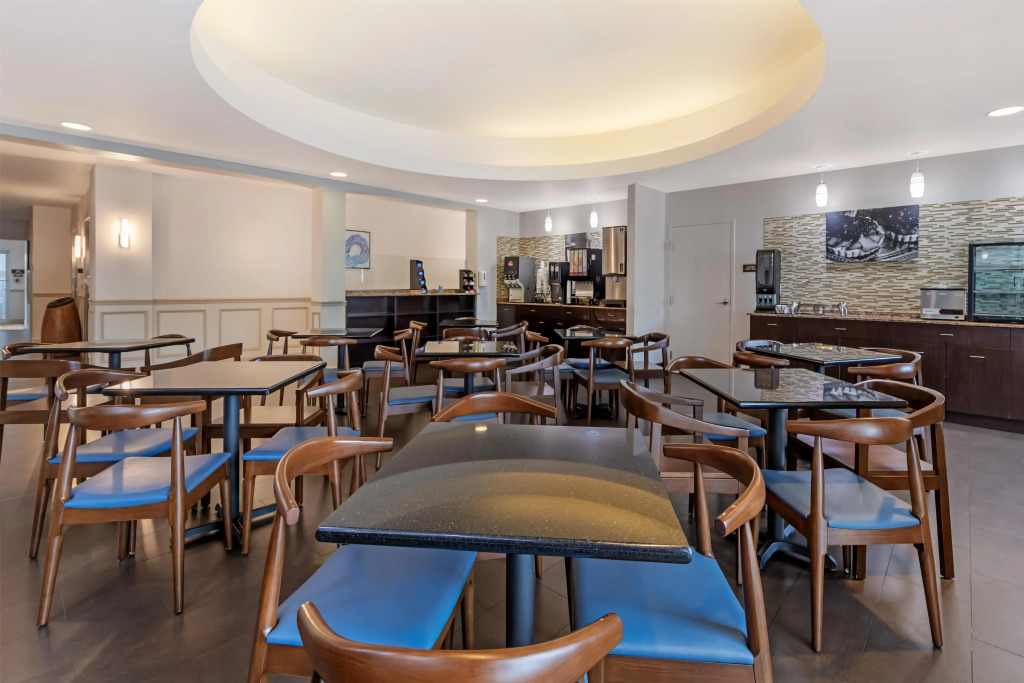 Best Western Plus Miami Airport North Hotel & Suites