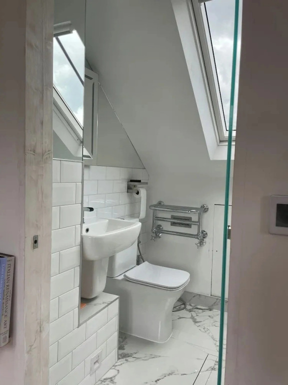 Apartment Sleeps 6 With Parking