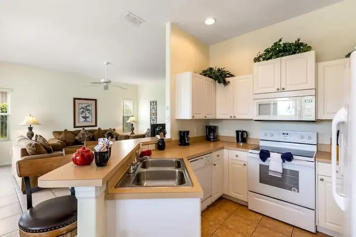 Disney - Large 5 Bedroom Gated Mediterranean Home, Davenport, US