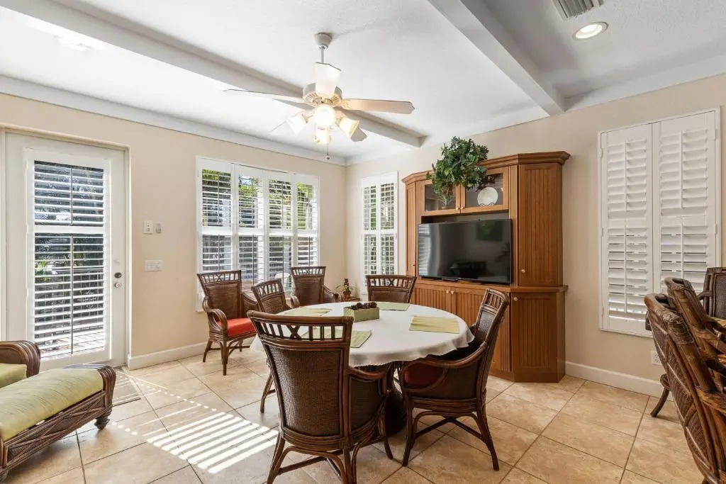 Siesta Avenida Townhome 5208