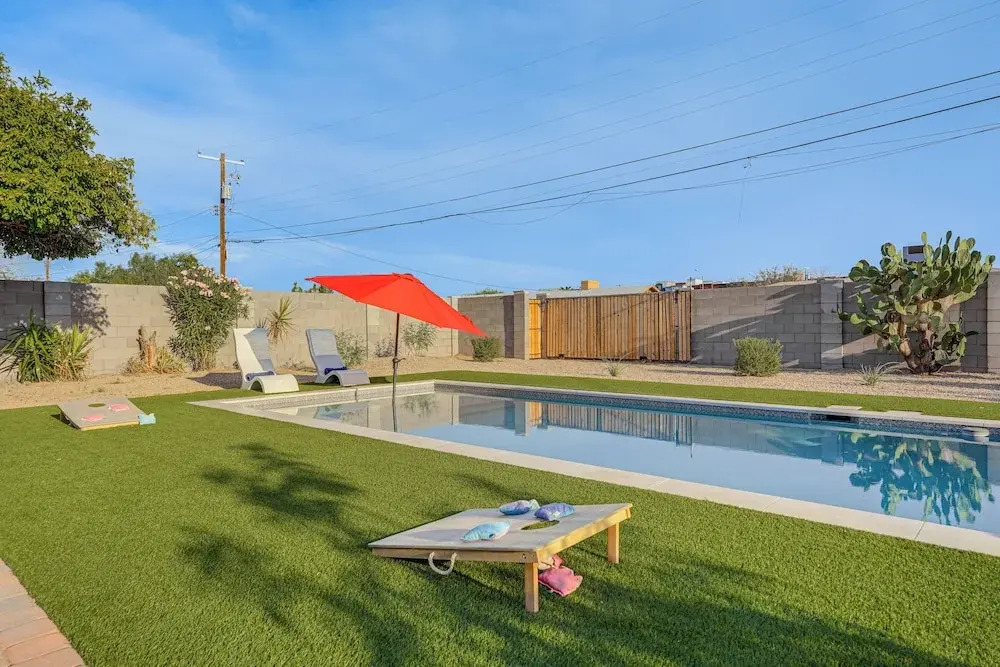 Chandler Home 7 Blocks to Dtwn w Backyard Oasis
