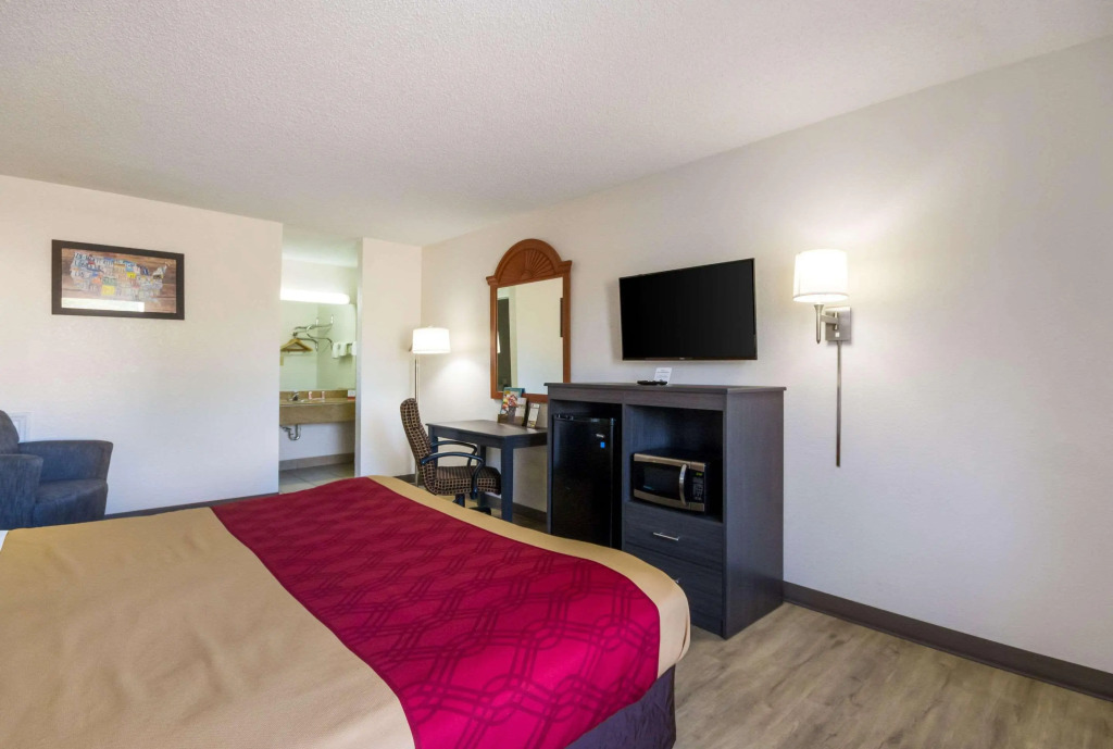 Econo Lodge Little Creek