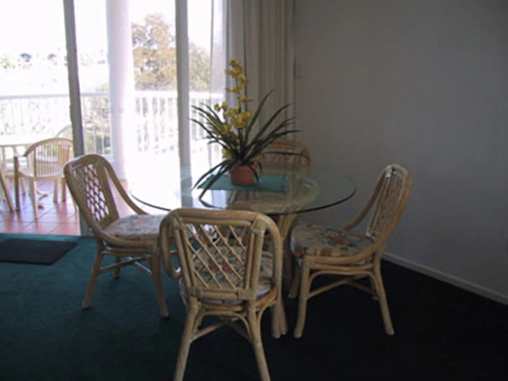 2 BD spacious apartment in Parkyn Parade with water views
