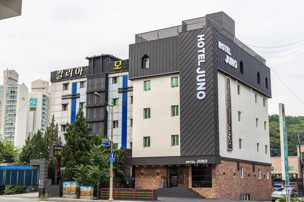 HOTEL Juno