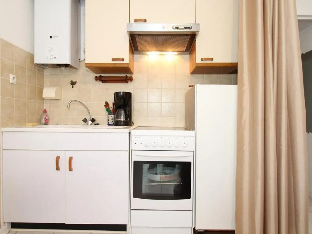 Appartement Balaruc-les-Bains, 1 pièce, 2 personnes - FR-1-553-112