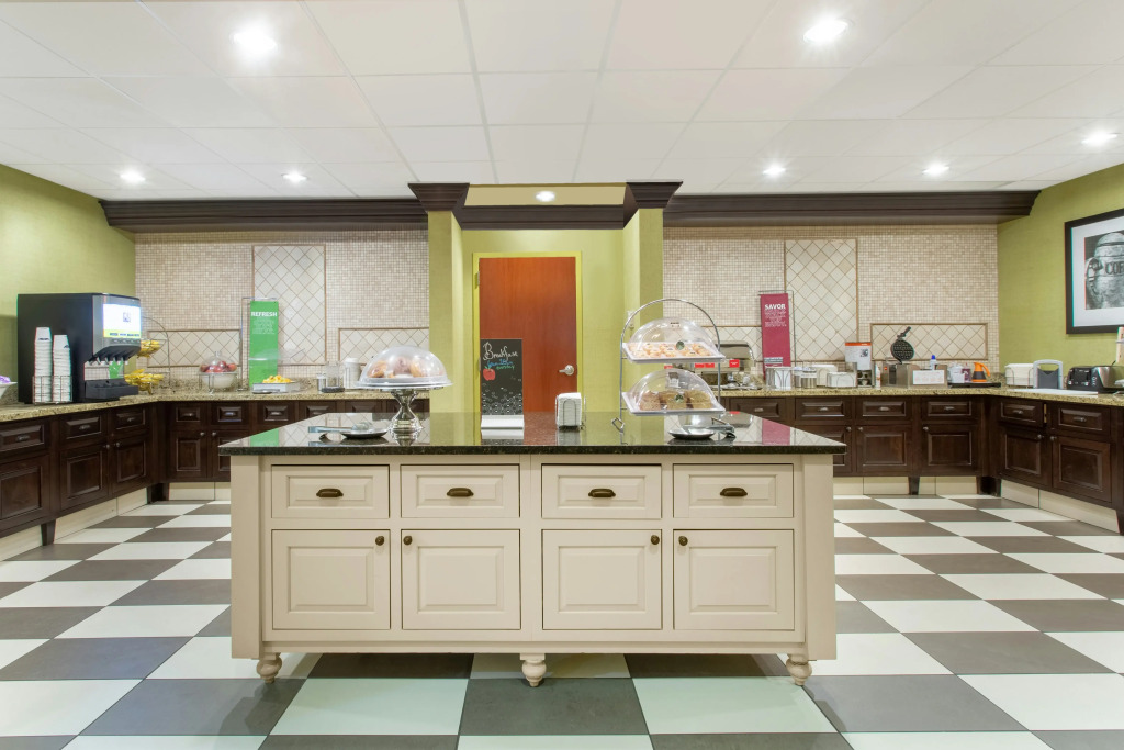 Hampton Inn & Suites Albany-Airport