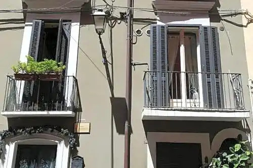 INTENDENZA 32 Suite Historical Centre