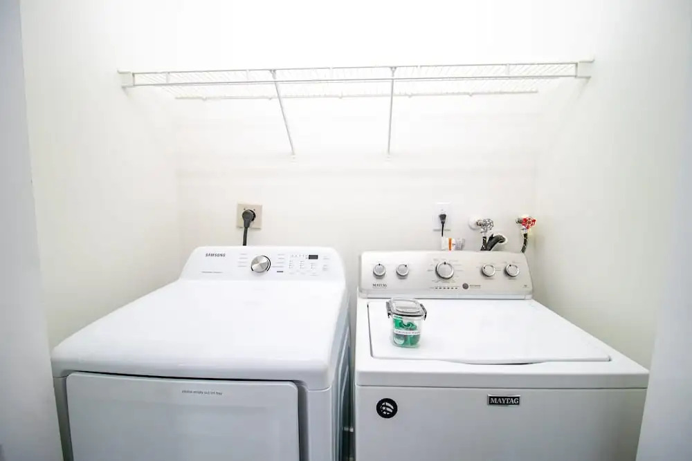 Good Vibes Oasis- Cozy Townhome With Parking
