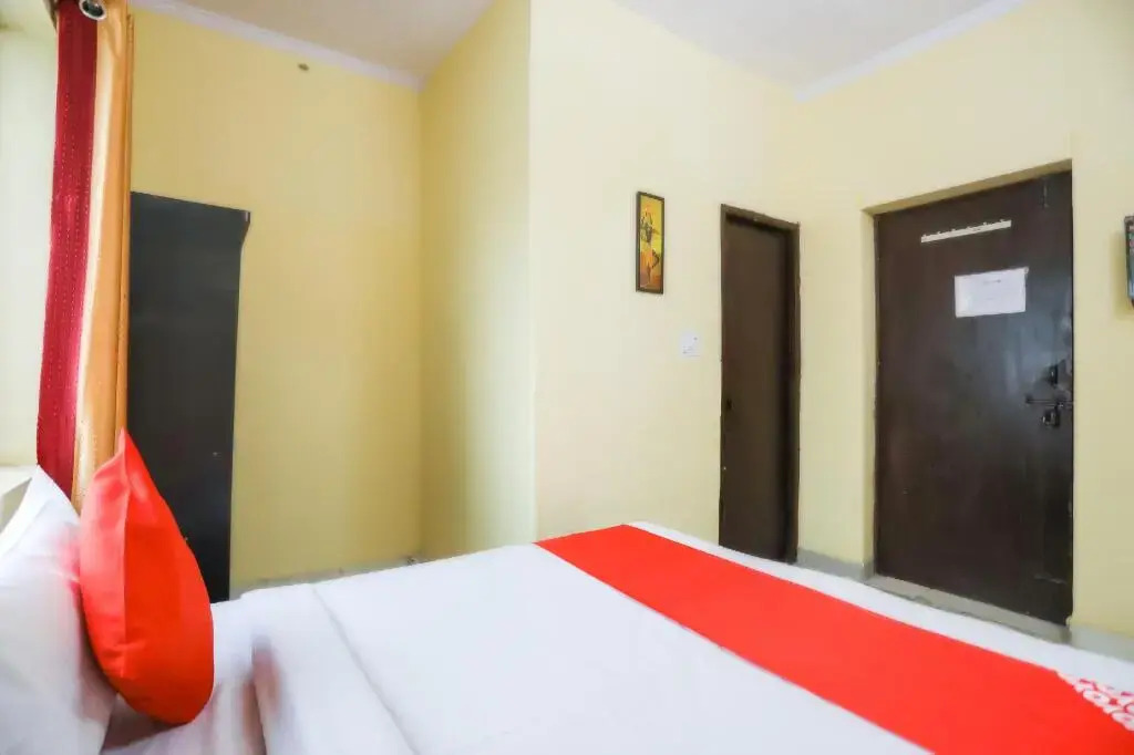 Grand Prateek Residency by OYO Rooms