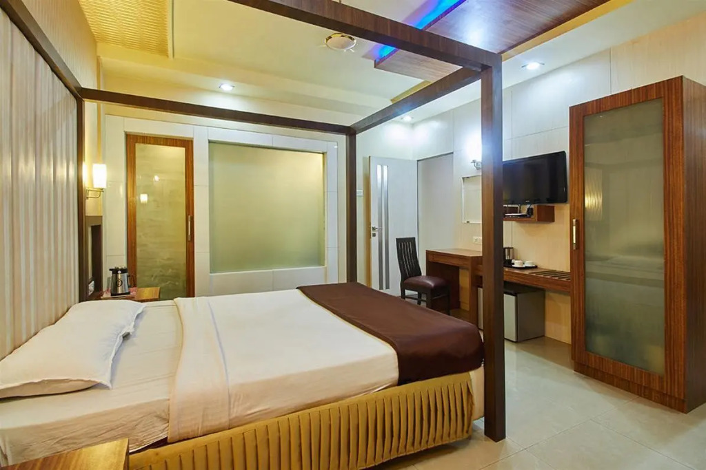 Devanshi Inn By Glitz Hotels