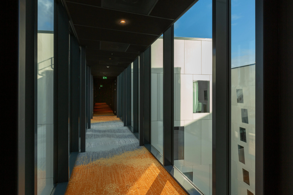 Holiday Inn - the niu, Fender Amsterdam