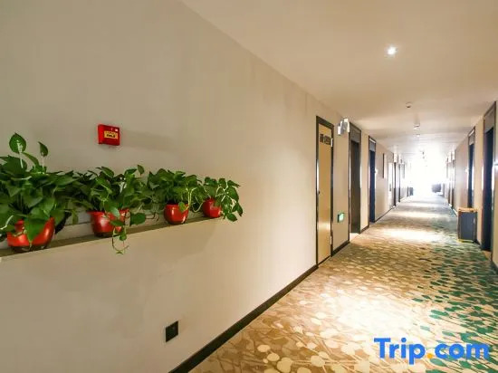 GreenTree Hotel (Fuyang Auto Parts City Convention and Exhibition Center)