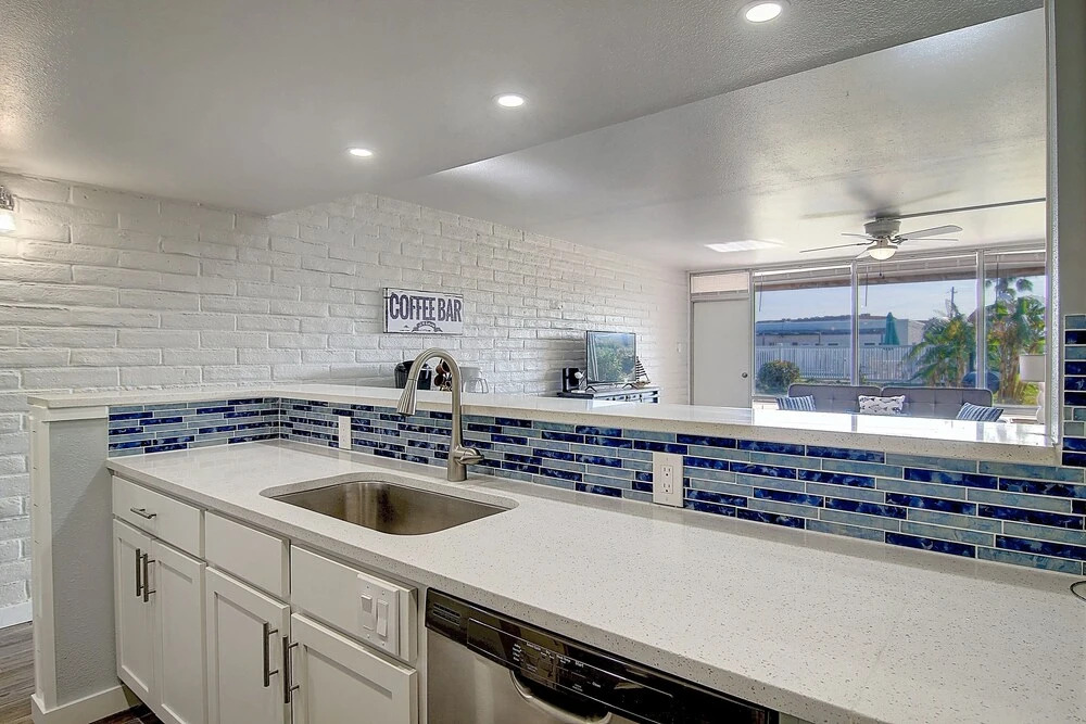 Tropical Haven 2 Bedroom Condo by Redawning