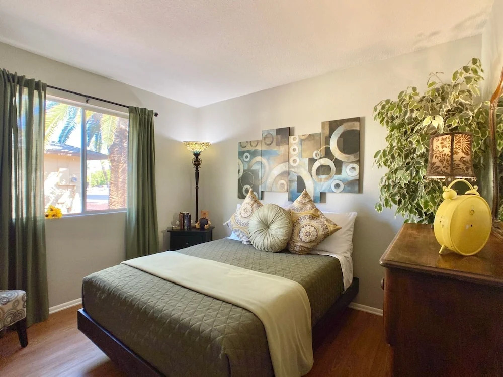 Mesa Calle Iglesia 5 Bedroom Home