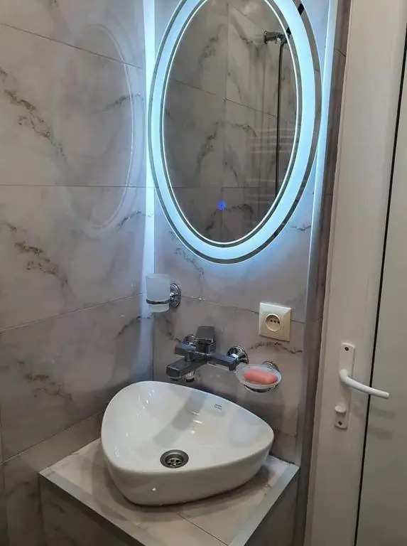 Nari Apartment