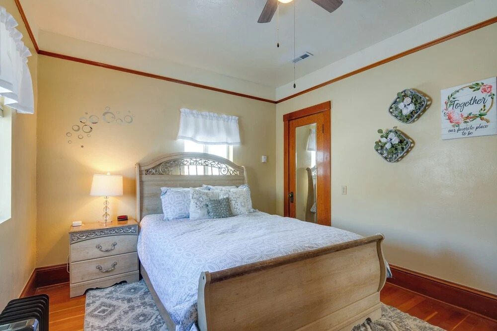 Beautiful Historic Home Near Bryce Canyon!