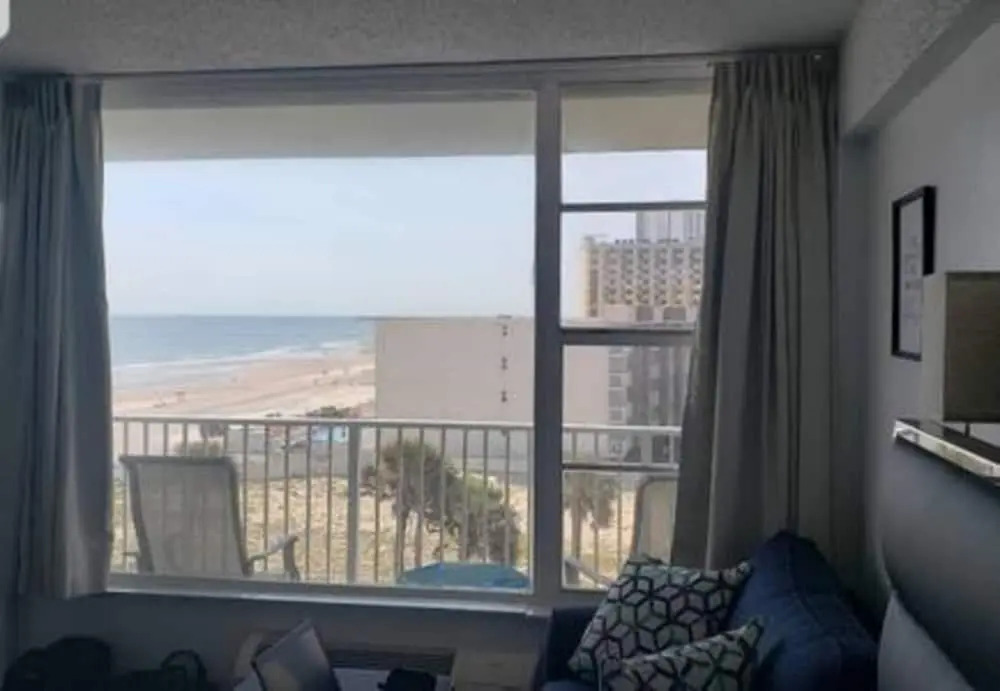 611 3 Beds Luxury Oceanfront Studio