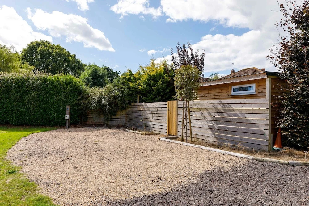 Cosy Cabin Retreat Close to Beaches
