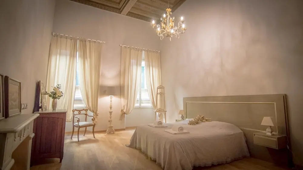Breathtaking 4BD Apt 5min Walk to Duomo