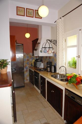 Riza Stone Cottage