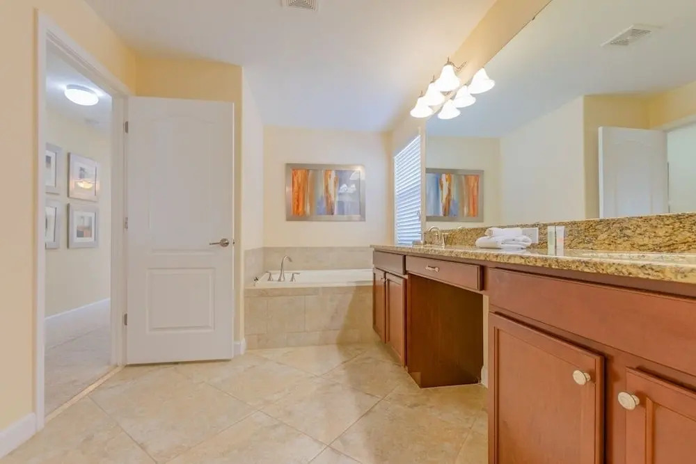 Paradise Palm 5 Bedroom Home