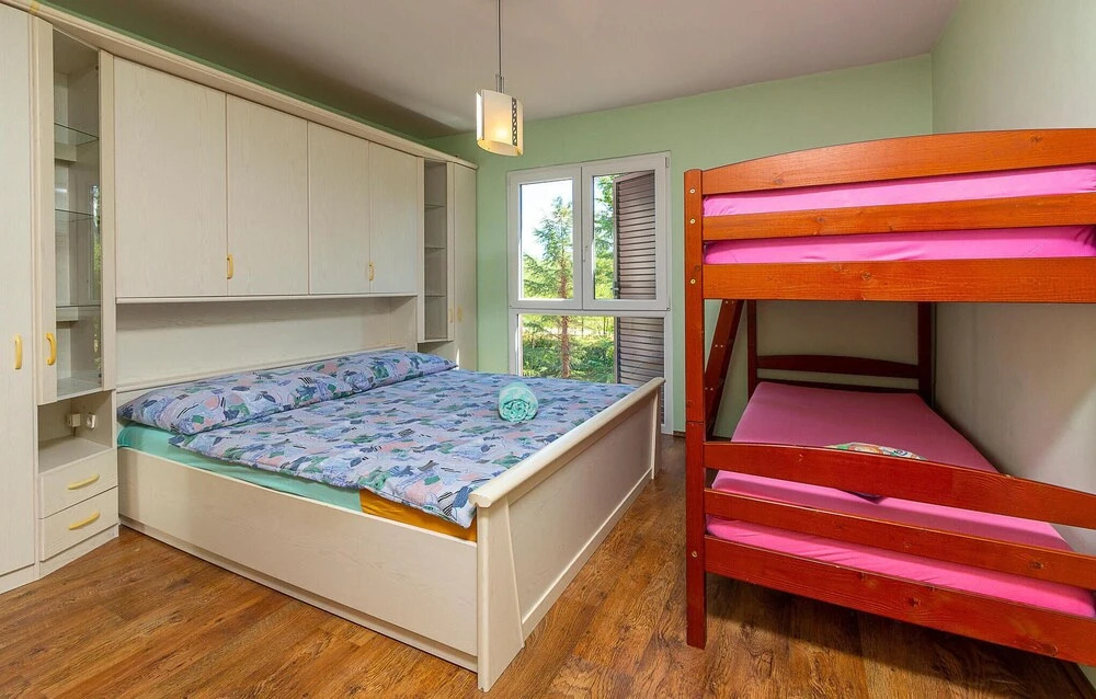 Amazing Apartment in Porec With Wifi and 2 Bedrooms